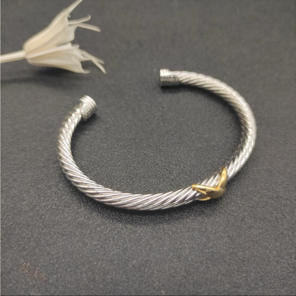 David Yurman Silver Cable Bracelet with Gold Accent 5mm - Picture 2 of 7